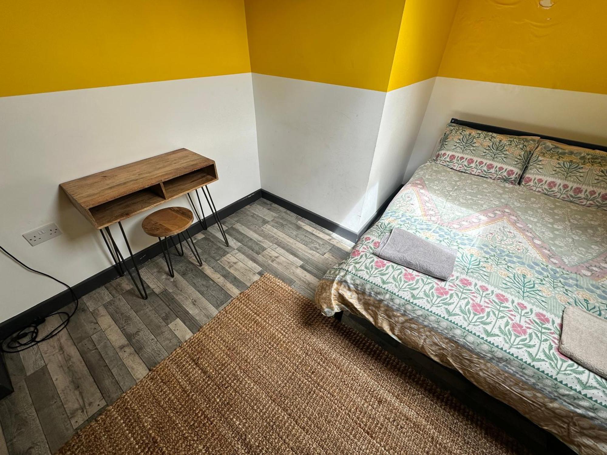 Town Center Willow Apartment - Sleeps Up To 10 - Dogs Welcome - 2 Minutes From Train Station Blackpool Exterior photo